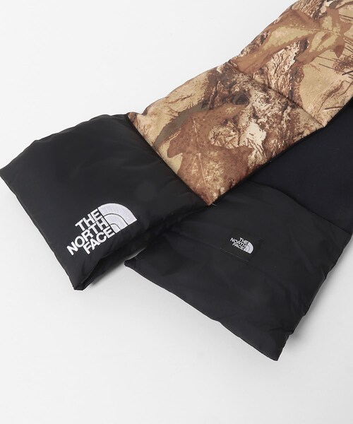 URBAN RESEARCH Sonny Label（アーバンリサーチサニーレーベル）の「THE NORTH FACE　Nuptse Muffler（マフラー・メンズ・ブラック/アスファルトグレー/フォレストフロア・one）」の13枚目の写真