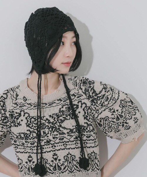 SMELLY（スメリー）の「フラワーデザインボンネット（ニットキャップ/ビーニー・レディース・IVO/BLK・-）」の2枚目の写真
