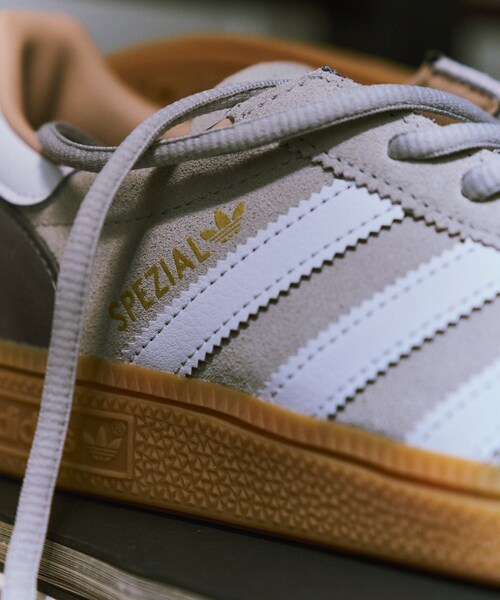 ADAM ET ROPE'(アダムエロペ)の「【adidas Originals for ADAM ET ROPE'】HANDBALL SPEZIAL(スニーカー・メンズ・ライトグレー・25.5/26.0/26.5/27.0/27.5/28.0/28.5/29.0/30.0)」の12枚目の写真