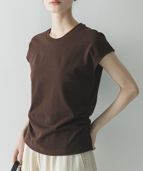 URBAN RESEARCH(アーバンリサーチ)の「サイドギャザーカットソー(Tシャツ/カットソー・レディース・OFF WHITE/BLACK/BROWN・Free)」の20枚目の写真