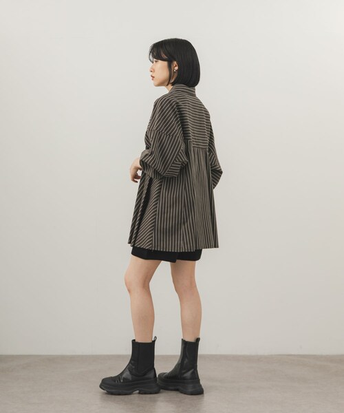 KBF（ケイビーエフ）の「WIDEタックストライプチュニック（チュニック・レディース・IVO×BLK/BRN×BEG/BLUE×CCL・One）」の18枚目の写真