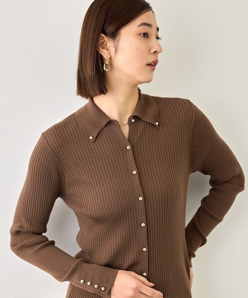 ROPE'(ロペ)の「【J'aDoRe・一部店舗限定サイズ】スーパーメリノウール金ボタンポロニットカーディガン/一部J'aDoRe限定カラー(カーディガン/ボレロ・レディース・グレー/オフホワイト/ブラウン/グリーン/カーキ/ネイビー/レッド/ピンク・36/38)」の21枚目の写真