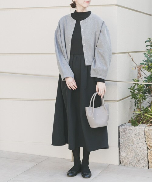 ITEMS URBANRESEARCH(アイテムズ アーバンリサーチ)の「『イージーケア』マルチWAYダンボールカーディガンワンピース(ワンピース・レディース・GRY/BRN・Free)」の1枚目の写真