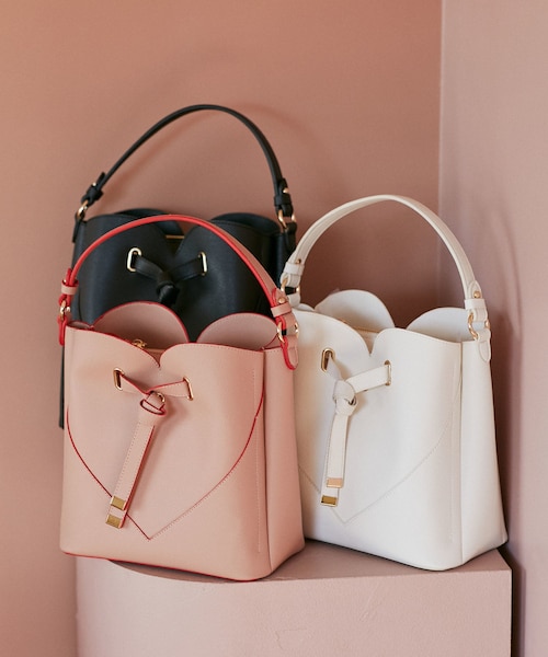 VIS（ビス）の「【累計3万点突破】【2WAY】ハートカットバッグ/追加（ショルダーバッグ・レディース・ブラック/キナリ/ピンク/ベージュ系/サックス/レッド/ピンク系/ブラウン系/ベージュ/ブルー系・F）」の15枚目の写真