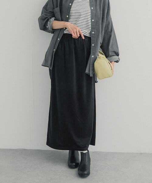 URBAN RESEARCH DOORS（アーバンリサーチドアーズ）の「ベロアストレートスカート（スカート・レディース・BLACK/OFF・Free）」の2枚目の写真