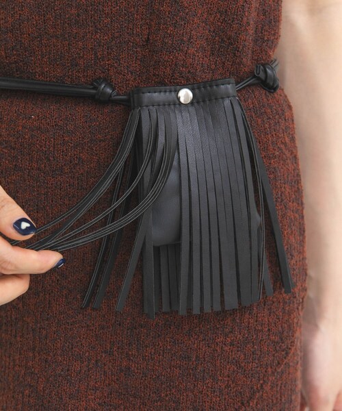 KBF（ケイビーエフ）の「フリンジマルチアクセサリー（ポーチ・レディース・BLACK/IVORY・One）」の15枚目の写真