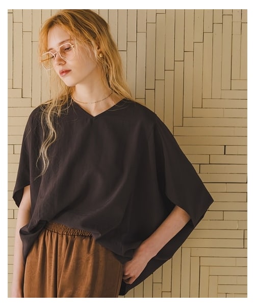 nissen（ニッセン）の「ドライワッシャー立体フォルムブラウス（イージーケア・吸汗速乾）＜大きいサイズ有＞（シャツ/ブラウス・レディース・チャコール/モカ/オフホワイト・S~M/L~LL/3L~4L/5L~6L/8L/10L）」の9枚目の写真