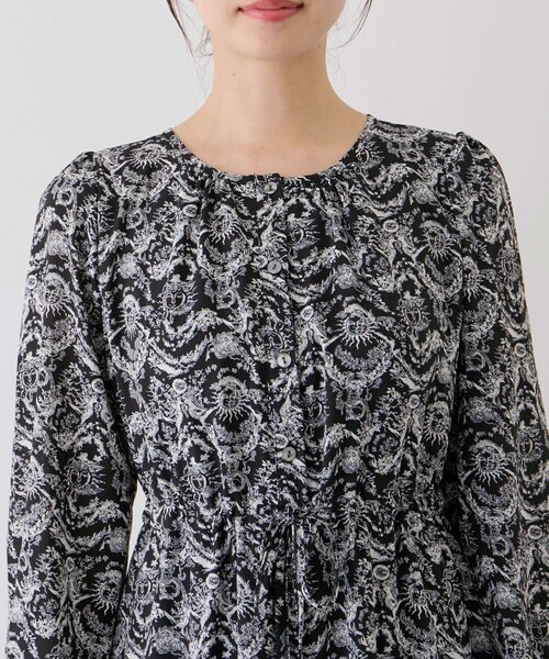 Jayro(ジャイロ)の「花柄ワンピース(ワンピース・レディース・ブラック系/ネイビー系・F)」の20枚目の写真