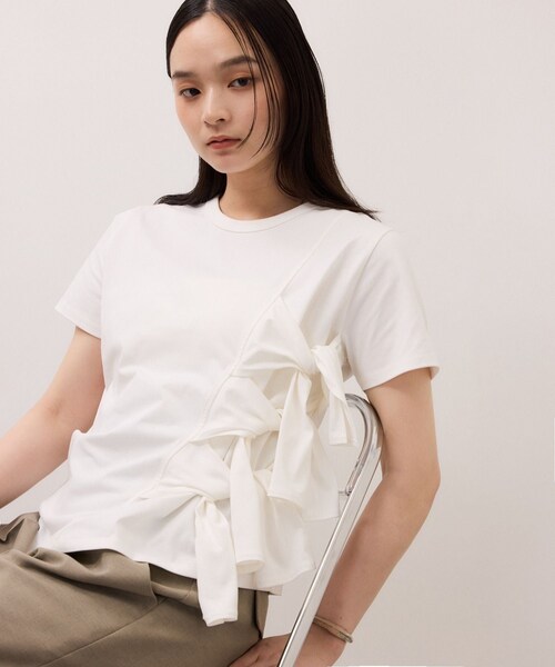 ADAM ET ROPE'(アダムエロペ)の「【サステナブル】リボンプルオーバー/接触冷感/UVカット/吸水速乾(Tシャツ/カットソー・レディース・ホワイト/ダークブラウン/サックス・F)」の13枚目の写真