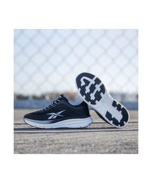 Reebok(リーボック)の「ロード ストライダー / ROAD STRIDER (スニーカー・メンズ・100233882/100233883/100233884/100233885/100245427/100245426/100245428/100245429/100256908/100256910/100256912/100256916・245 (24.5cm)/250 (25.0cm)/255 (25.5cm)/260 (26.0cm)/265 (26.5cm)/270 (27.0cm)/275 (27.5cm)/280 (28.0cm)/285 (28.5cm)/290 (29.0cm)/300 (30.0cm)/310 (31.0cm)/250 (25cm)/260 (26cm)/270 (27cm)/280 (28cm)/290 (29cm)/300 (30cm)/310 (31cm))」の1枚目の写真