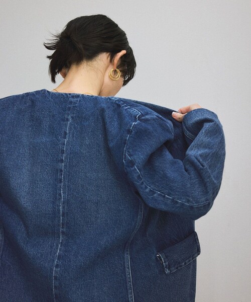 ADAM ET ROPE'（アダムエロペ）の「【TANAKA（タナカ）】NO COLLOR JEAN JACKET/デニムジャケット（デニムジャケット・レディース・ブルー系・S）」の11枚目の写真