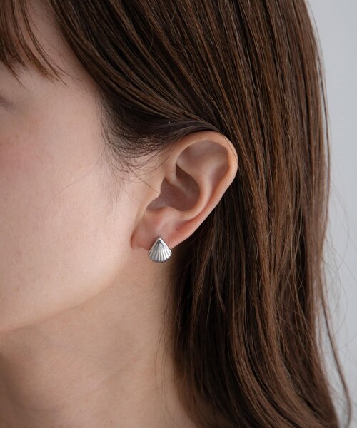 URBAN RESEARCH Sonny Label（アーバンリサーチサニーレーベル）の「ステンレスシェルモチーフピアス（ピアス（両耳用）・レディース・シルバー/ゴールド・One）」の3枚目の写真