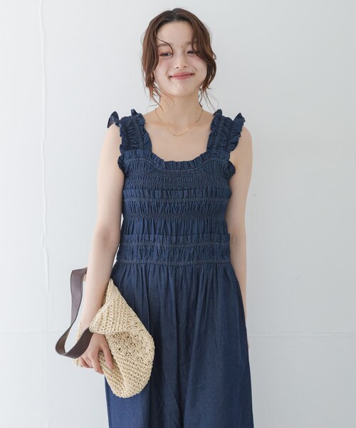 URBAN RESEARCH Sonny Label(アーバンリサーチサニーレーベル)の「フリルシャーリングサロペット(つなぎ/オールインワン・レディース・ブラック/インディゴ・36/38)」の15枚目の写真