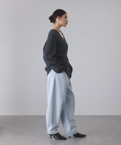 ADAM ET ROPE'(アダムエロペ)の「ウールミックスコクーンイージーパンツ(その他パンツ・レディース・グレー/キナリ系/サックス・36/38)」の12枚目の写真
