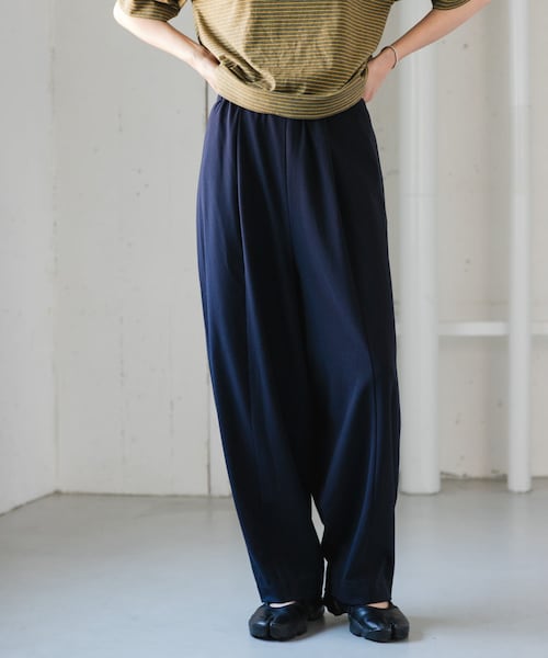 URBAN RESEARCH DOORS（アーバンリサーチドアーズ）の「FORK&SPOON　TRシームコクーンパンツ（その他パンツ・レディース・CHARCOAL/NAVY・1/2）」の2枚目の写真