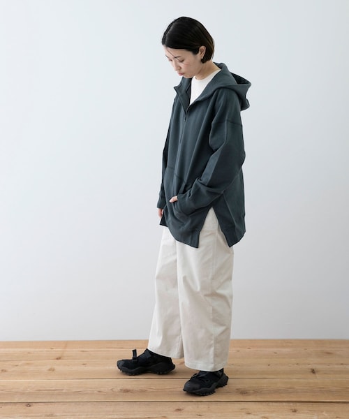 EKAL（エカル）の「EKAL　コハニングライトウエイトフーディー（パーカー・レディース・グレージュ/サーモン/チャコール・one）」の10枚目の写真