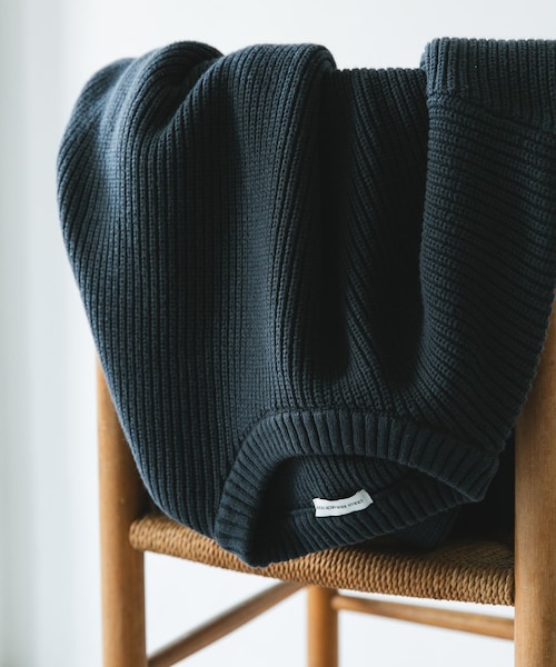 URBAN RESEARCH DOORS（アーバンリサーチドアーズ）の「畦ニット クルーネックプルオーバー（ニット/セーター・メンズ・RED/GRAY/BLUEGREEN/CHARCOAL・M/L）」の3枚目の写真