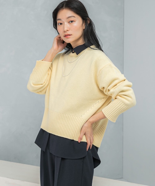 URBAN RESEARCH ROSSO（アーバンリサーチロッソ）の「『WEB/一部店舗限定』エクストラファインシームデザインニット（ニット/セーター・レディース・PEARLWHITE/LEMON/BABY PINK/LOYAL BLUE/GRAY×WH/BROWN×RED・FREE）」の5枚目の写真