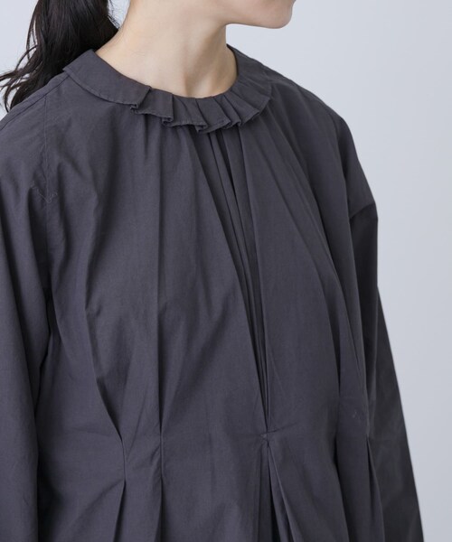 かぐれ（カグレ）の「COSMIC WONDER　シルクコットンブロードクラシックフリルシャツ（シャツ/ブラウス・レディース・Charcoal/Violet ash・1）」の14枚目の写真