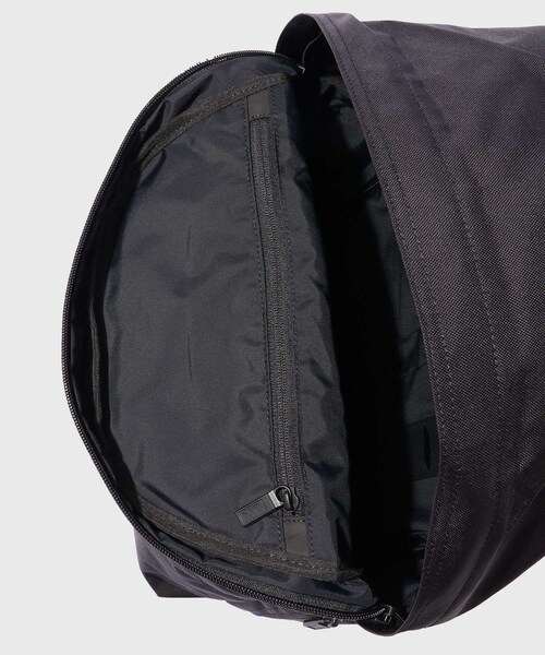 ADAM ET ROPE'（アダムエロペ）の「【MONOLITH/モノリス】BACKPACK STANDARD S（バックパック/リュック・メンズ・ブラック/ライトグレー・F）」の13枚目の写真