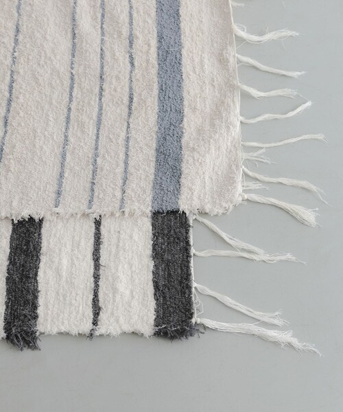 URBAN RESEARCH DOORS（アーバンリサーチドアーズ）の「『別注』JARAPA×DOORS LIVING PRODUCTS　ボーダーラグ 170×240（インテリア雑貨・メンズ・CHARCOAL/LIGHT BLUE・L）」の14枚目の写真