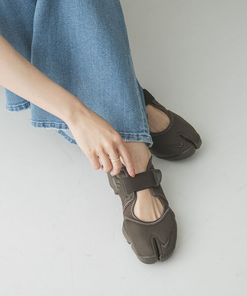 URBAN RESEARCH（アーバンリサーチ）の「NIKE　エア リフト FL（スニーカー・レディース・D HAZEL・23/24/25/26）」の5枚目の写真