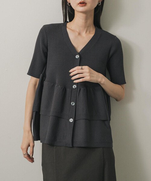 SENSE OF PLACE by URBAN RESEARCH（センスオブプレイスバイアーバンリサーチ）の「『WEB限定』ペプラムカーディガン(半袖)（カーディガン/ボレロ・レディース・IVORY/CHARCOAL/ORANGE・one）」の4枚目の写真