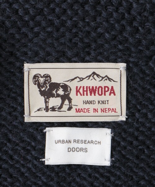 URBAN RESEARCH DOORS(アーバンリサーチドアーズ)の「『別注』KHWOPA SPIRIT×DOORS ショート丈ZIPベスト(ニット/セーター・レディース・グレー/レッド/ネイビー・one)」の17枚目の写真