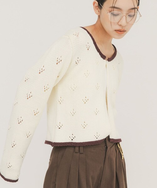 KBF（ケイビーエフ）の「アイレットコンパクトカーディガン（カーディガン/ボレロ・レディース・IVORY/CHARCOAL・One）」の6枚目の写真