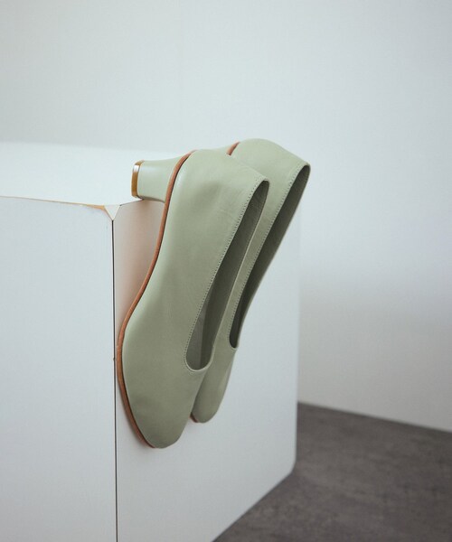 ADAM ET ROPE'（アダムエロペ）の「【MARTINIANO（マルティニアーノ）】high glove（パンプス・レディース・ベージュ系/グリーン系・35.5/36.5/37.5/38.5）」の17枚目の写真