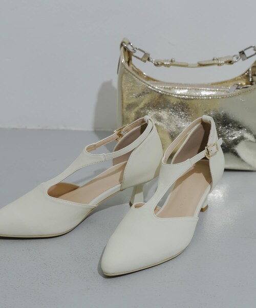 SENSE OF PLACE by URBAN RESEARCH(センスオブプレイスバイアーバンリサーチ)の「Tストラップパンプス(パンプス・レディース・BLACK/IVORY/SILVER・S/M/L)」の5枚目の写真