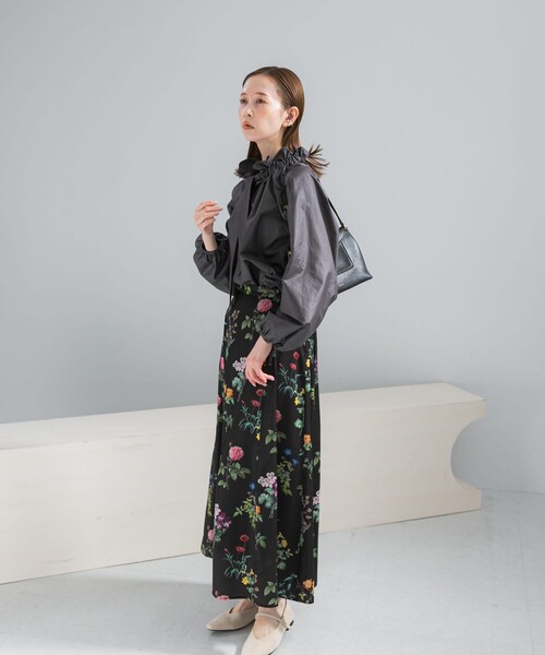 URBAN RESEARCH ROSSO（アーバンリサーチロッソ）の「フリルネックシャツブラウス（シャツ/ブラウス・レディース・WHITE/L/PURPLE/CHARCOAL・Free）」の14枚目の写真