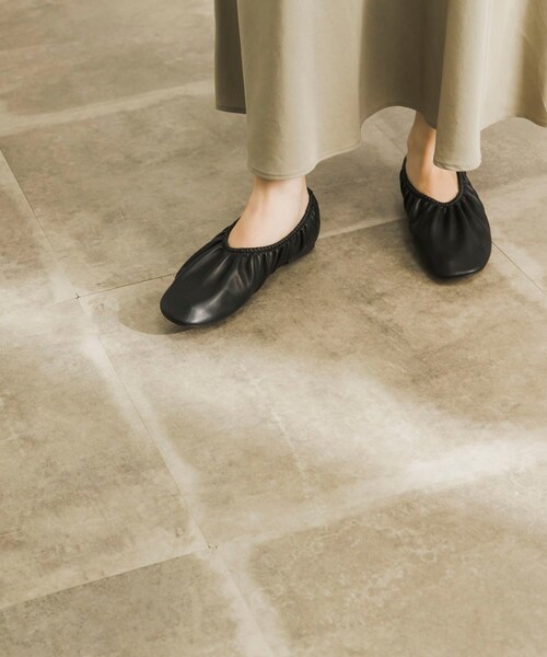 URBAN RESEARCH（アーバンリサーチ）の「MILLIWM　ギャザーバレエシューズ（バレエシューズ・レディース・キャメル/レッド/ブラック・36/37/38）」の10枚目の写真