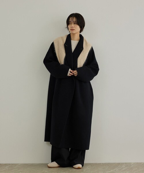 ADAM ET ROPE'(アダムエロペ)の「Super140's シャルムリバーロングコート(チェスターコート・レディース・ブラック/ブラウン/ベージュ系・M/S)」の8枚目の写真