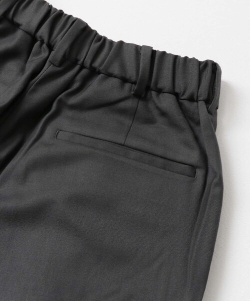 URBAN RESEARCH（アーバンリサーチ）の「MARKAWARE　ONE TUCK TAPERED TROUSERS（その他パンツ・メンズ・GRAIGE/CE.GRAY・2/3）」の5枚目の写真