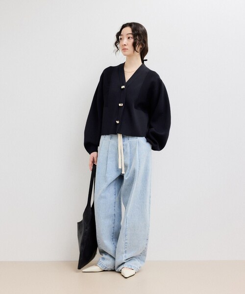 ADAM ET ROPE'(アダムエロペ)の「【WEB限定】・【サステナブル】セレクトネックカーディガン(カーディガン/ボレロ・レディース・チャコール/オフホワイト/キナリ/ネイビー/ネイビー系/ラベンダー・F)」の10枚目の写真