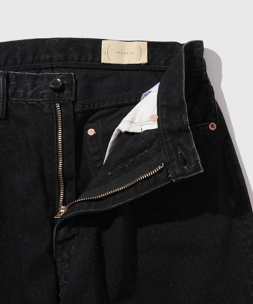 ADAM ET ROPE'（アダムエロペ）の「【cantate for WILD LIFE TAILOR】EX CUT-OFF Denim Tapered Trousers（デニムパンツ・メンズ・ブラック・28/30/32/34）」の7枚目の写真