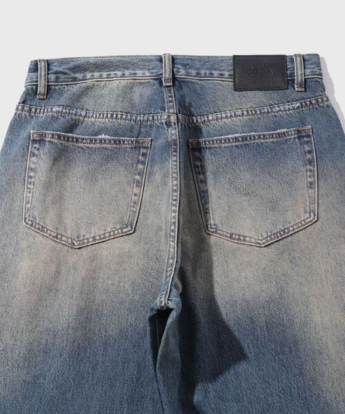 ADAM ET ROPE'(アダムエロペ)の「【CODA/コーダ】FADED DIRTY INDIGO WASHED BREAK CUT FLARED JEANS(デニムパンツ・メンズ・ブルー系・0/1/2)」の8枚目の写真