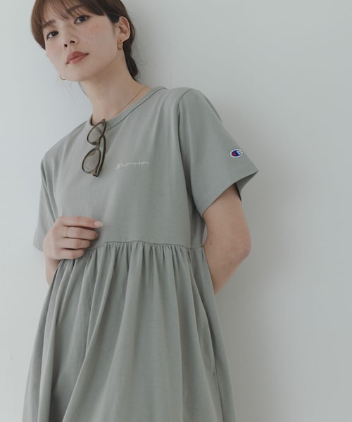 URBAN RESEARCH Sonny Label（アーバンリサーチサニーレーベル）の「『別注』CHAMPION×Sonny Label　ギャザーワンピース（ワンピース・レディース・ブラック/ネイビー/グリーン・Free）」の2枚目の写真