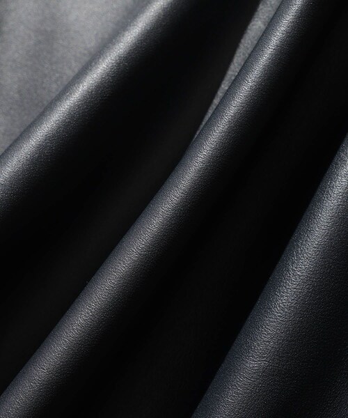 ADAM ET ROPE'(アダムエロペ)の「レザートラックジャケット / ADAM ET ROPE' JEANS(ブルゾン・メンズ・ブラック/ネイビー・L/M)」の19枚目の写真