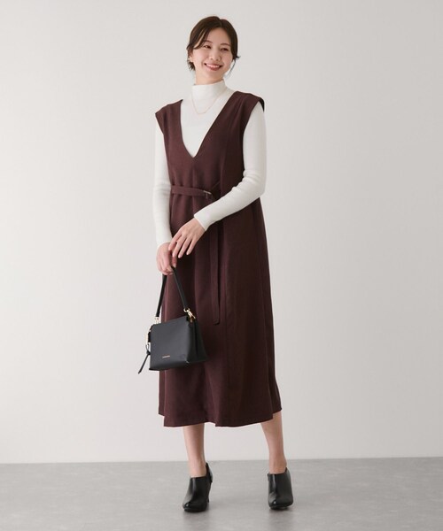 Jayro(ジャイロ)の「フロントベルトVネックワンピース(ワンピース・レディース・ブラック/オフホワイト/ダークブラウン/ピンク・M)」の21枚目の写真