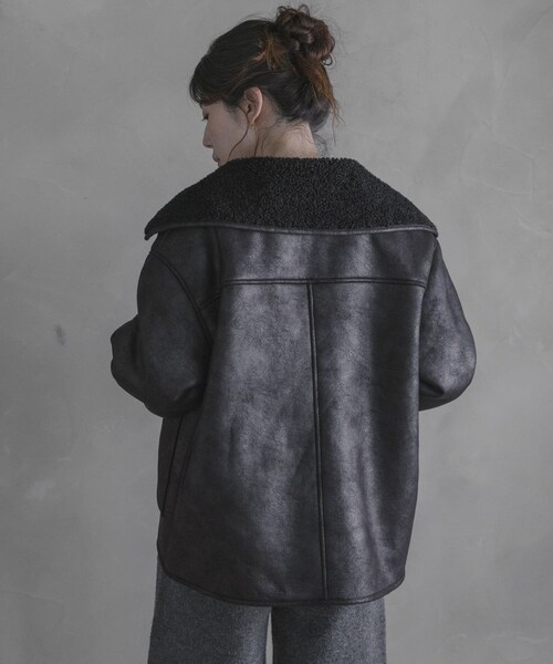 URBAN RESEARCH Sonny Label（アーバンリサーチサニーレーベル）の「リバーシブルフェイクムートンボアコート（ムートンコート・レディース・ブラック/ブラウン・Free）」の7枚目の写真