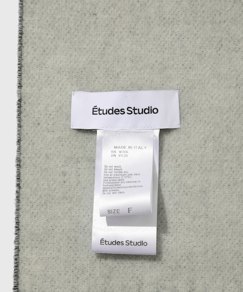 ADAM ET ROPE'(アダムエロペ)の「【Etudes Studio/エチュードストゥディオ】WOOL SCARF BIG E(マフラー・メンズ・ブラック・F)」の6枚目の写真