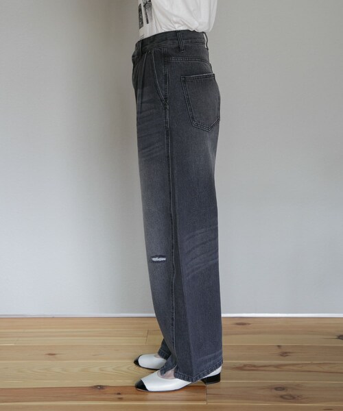 URBAN RESEARCH ROSSO（アーバンリサーチロッソ）の「YENN　CURVED SEAM DENIM PANTS（デニムパンツ・レディース・GRAY・36/38/40）」の4枚目の写真