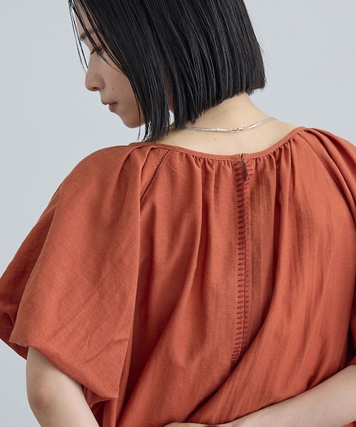 ADAM ET ROPE'（アダムエロペ）の「【WEB限定】2WAYリネンブレンドエンブロイダリーワンピース（ワンピース・レディース・ブラック/カーキ/レッド系・F）」の6枚目の写真