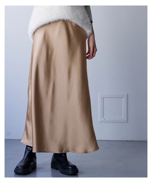 nissen（ニッセン）の「＜大きいサイズ＞サテンAラインスカート（防しわ）（スカート・レディース・ラテピンク/グレージュ/ネイビー/カーキ・L/LL/3L/4L/5L/6L/8L/10L）」の4枚目の写真