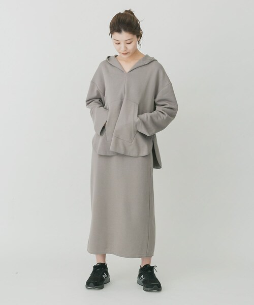 EKAL（エカル）の「EKAL　レイクショアキーネックフーディー（パーカー・レディース・カーキ/ベージュ/チャコール・FREE）」の18枚目の写真