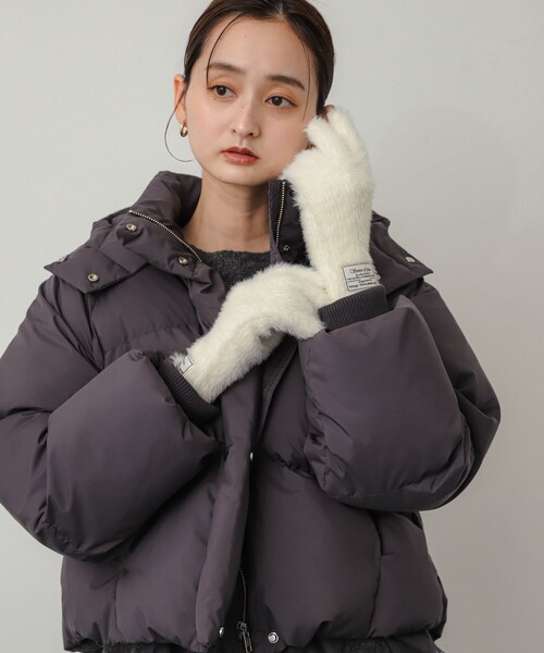 SENSE OF PLACE by URBAN RESEARCH(センスオブプレイスバイアーバンリサーチ)の「シャギーニットグローブ(ベルト・レディース・BLUE/OFF WHITE/BLACK・one)」の6枚目の写真