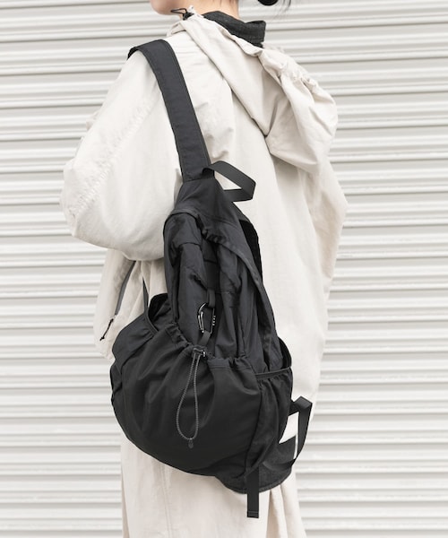 EKAL(エカル)の「EASY DAYPACK(バックパック/リュック・レディース・ブラック/ベージュ/ブルー・One)」の5枚目の写真