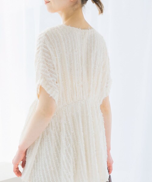 URBAN RESEARCH ROSSO（アーバンリサーチロッソ）の「シアージャガードペプラムブラウス（シャツ/ブラウス・レディース・OFF WHITE/BLACK・FREE）」の5枚目の写真